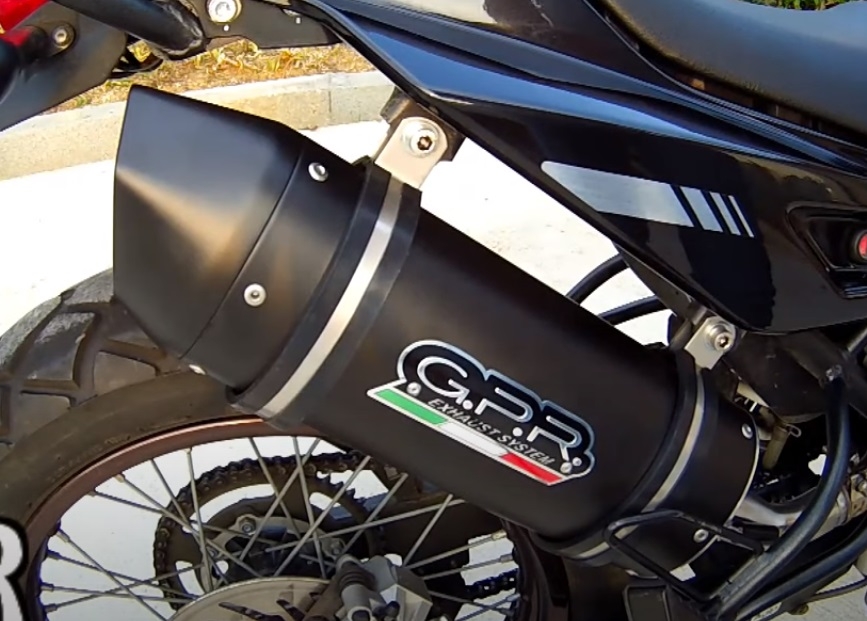 Scarico compatibile con Derbi Terra 125 R -Adventure 2007-2011, Furore Nero, Terminale di scarico omologato,fornito con db killer estraibile,catalizzatore e collettore