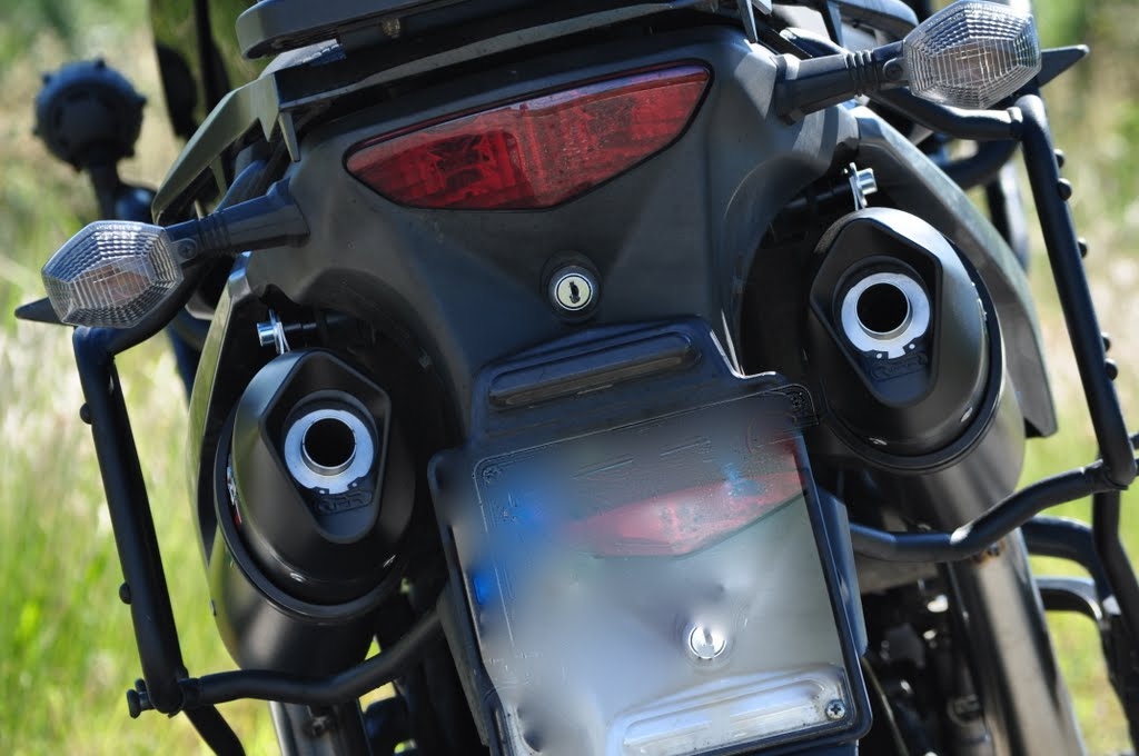 Scarico compatibile con Kawasaki Klv 1000 2004-2007, Furore Nero, Coppia di terminali di scarico omologati, forniti con db killer removibili e raccordi specifici