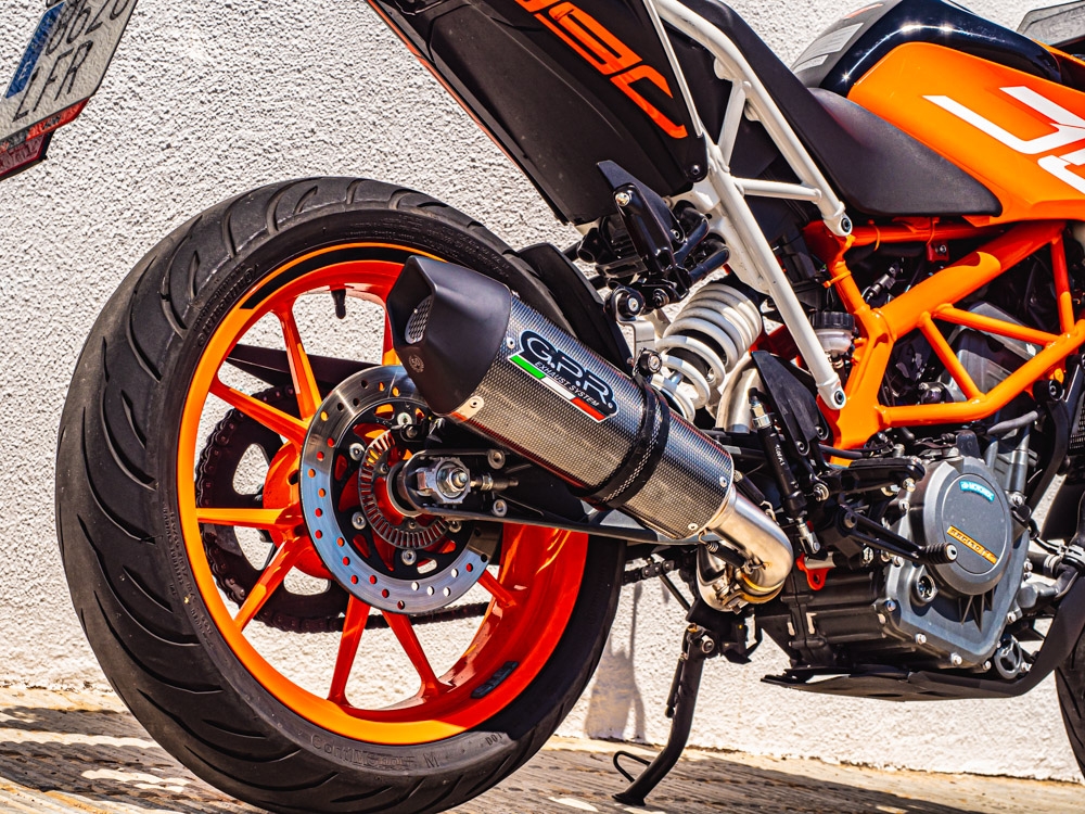 Scarico compatibile con Ktm Duke 250 2017-2020, GP Evo4 Poppy, Scarico omologato, silenziatore con db killer estraibile e raccordo specifico