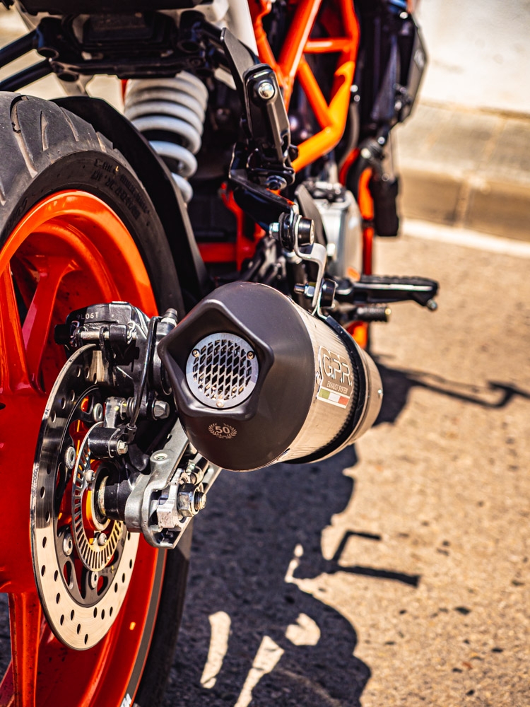 Scarico compatibile con Ktm Duke 250 2017-2020, GP Evo4 Poppy, Scarico omologato, silenziatore con db killer estraibile e raccordo specifico