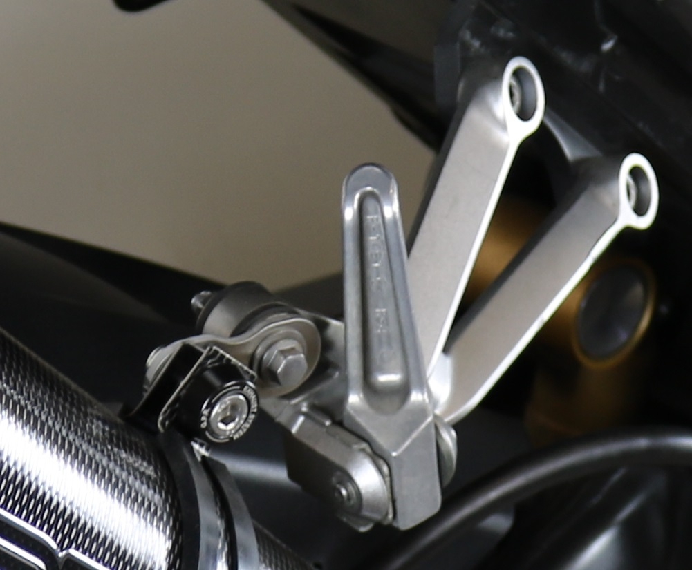 Scarico compatibile con Kawasaki ZX-10R 2004-2005, M3 Inox , Terminale di scarico omologato, fornito con db killer estraibile, catalizzatore e raccordo specifico
