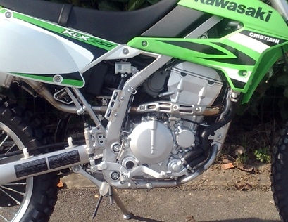 Scarico compatibile con Kawasaki KLX 250 R 1994-2007, Furore Nero, Scarico omologato, silenziatore con db killer estraibile e raccordo specifico