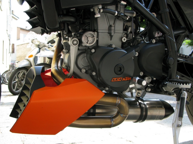 Scarico compatibile con Ktm Duke 690 2008-2011, Gpe Ann. titanium, Scarico completo omologato,fornito con db killer estraibile,catalizzatore e collettore