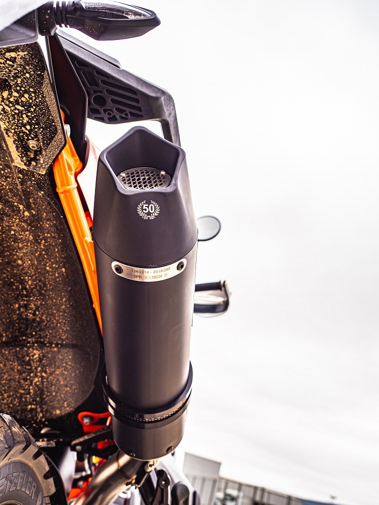 Scarico compatibile con Ktm Adventure 890 2020-2024, GP Evo4 Black Titanium, Scarico omologato, silenziatore con db killer estraibile e raccordo specifico