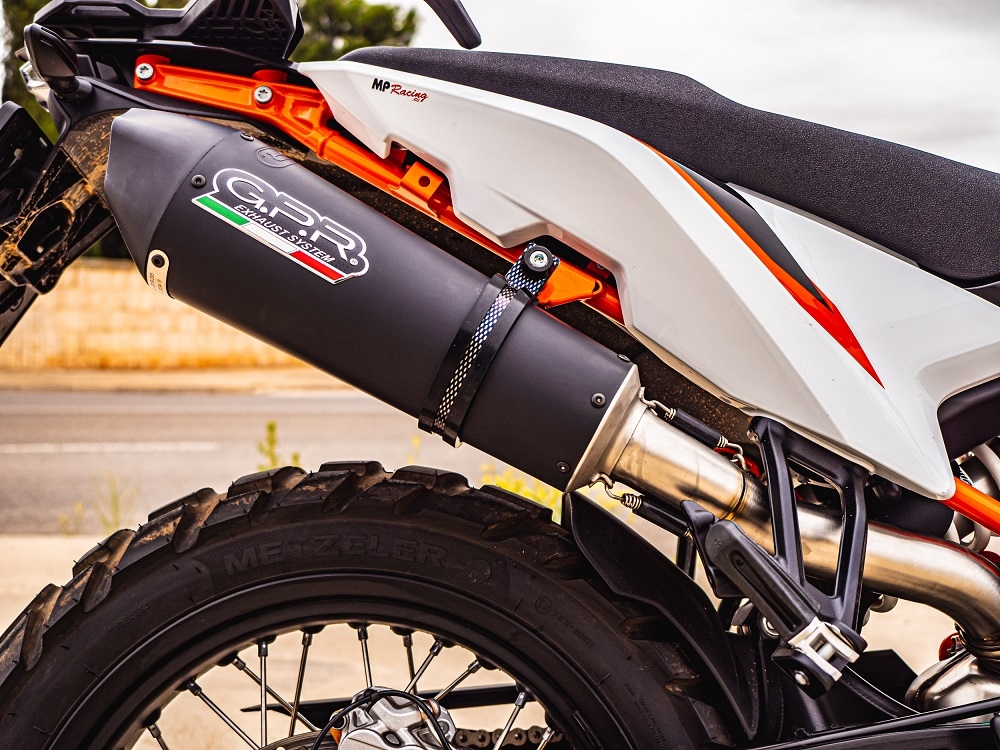 Scarico compatibile con Ktm Adventure 890 2020-2024, GP Evo4 Black Titanium, Scarico omologato, silenziatore con db killer estraibile e raccordo specifico