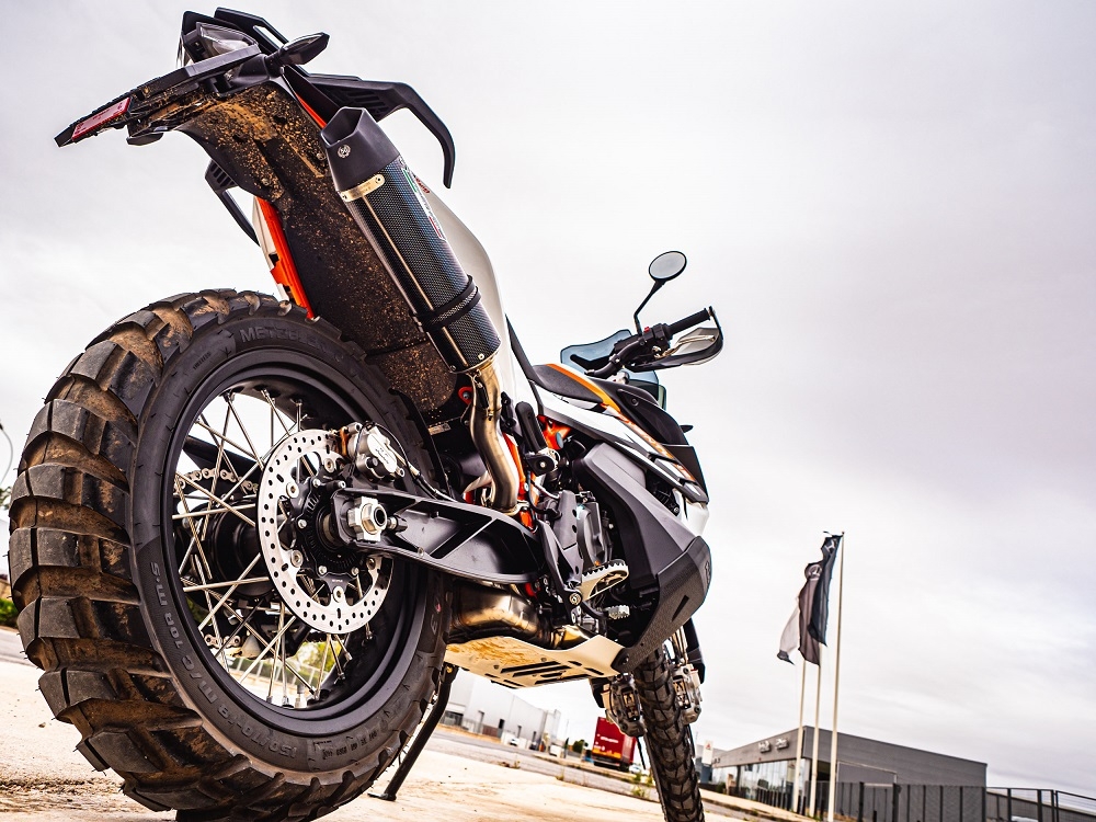Scarico compatibile con Husqvarna Norden 901 2022-2024, GP Evo4 Poppy, Scarico omologato, silenziatore con db killer estraibile e raccordo specifico
