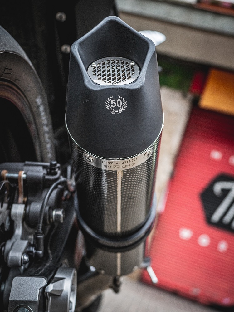 Scarico compatibile con Yamaha Xsr 700 2017-2020, GP Evo4 Poppy, Scarico completo omologato,fornito con db killer estraibile,catalizzatore e collettore