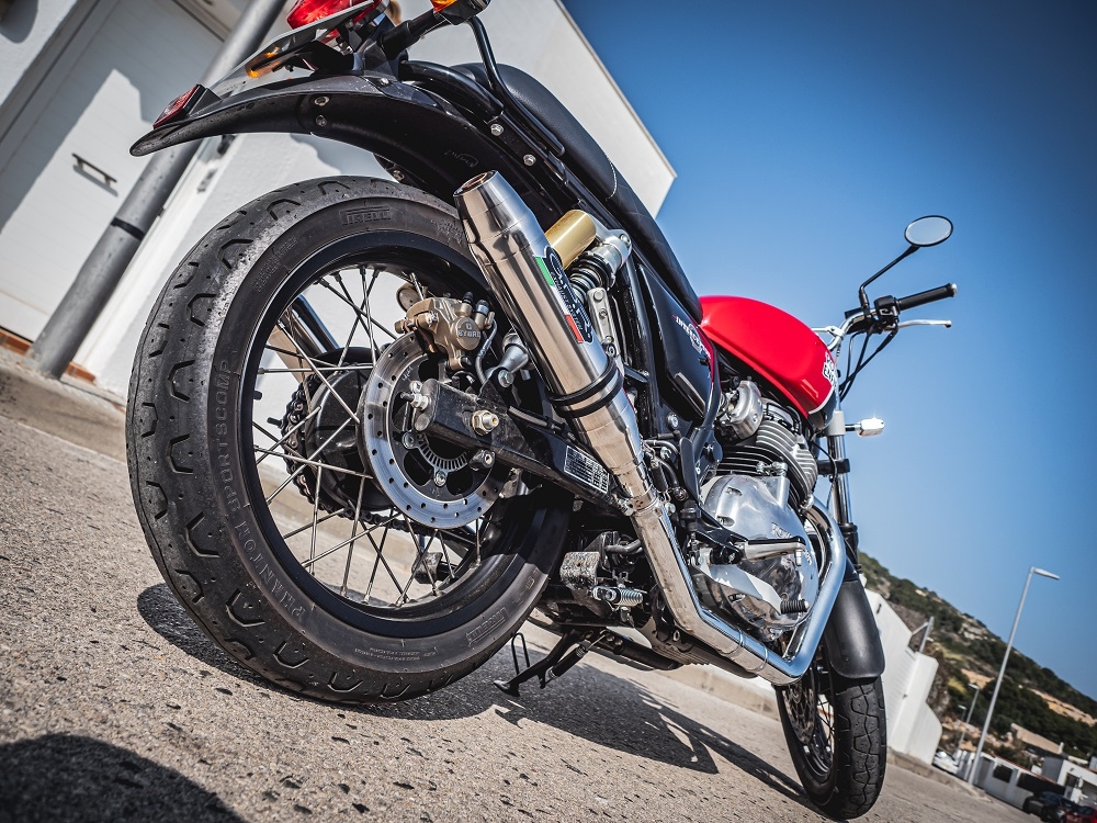 Scarico compatibile con Royal Enfield Interceptor 650 2019-2020, Deeptone Inox, Coppia di terminali di scarico omologati, forniti con db killer removibile, catalizzatori e raccordi specifici