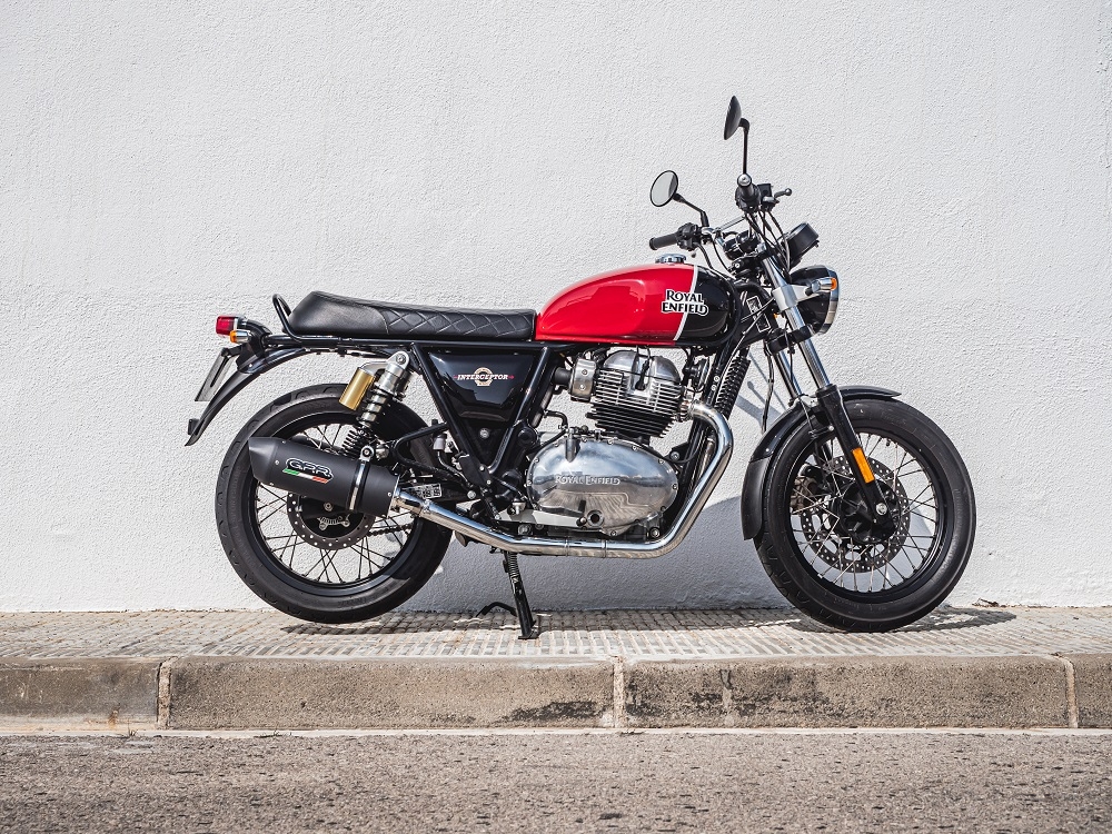 Scarico compatibile con Royal Enfield Interceptor 650 2019-2020, Furore Evo4 Nero, Coppia di terminali di scarico omologati, forniti con db killer removibile, catalizzatori e raccordi specifici