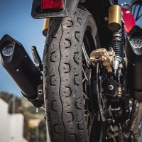 Scarico compatibile con Royal Enfield Continental 650 2019-2020, Furore Evo4 Nero, Coppia di terminali di scarico omologati, forniti con db killer removibile, catalizzatori e raccordi specifici