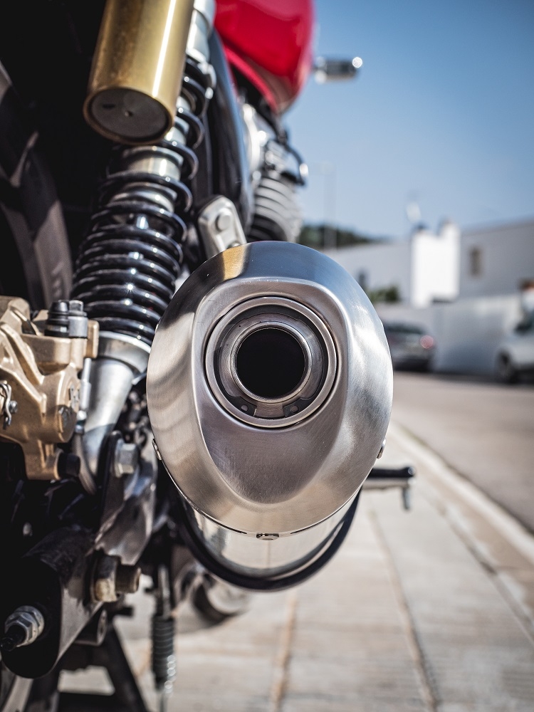 Scarico compatibile con Royal Enfield Interceptor 650 2021-2024, Satinox, Coppia di terminali di scarico omologati, forniti con db killer removibile, catalizzatori e raccordi specifici