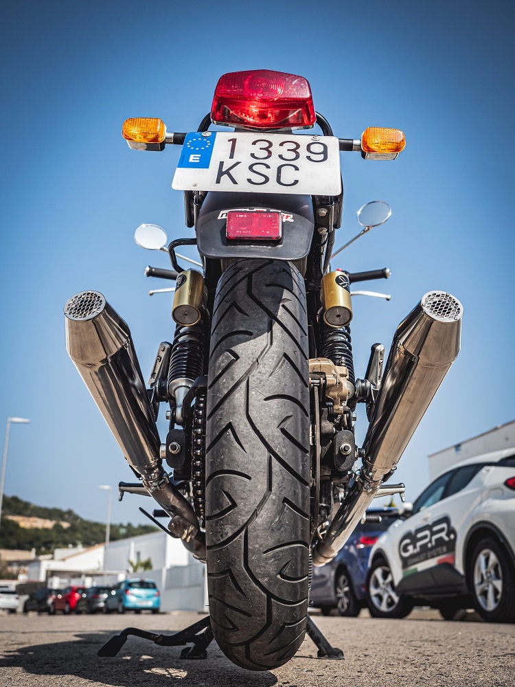 Scarico compatibile con Royal Enfield Continental 650 2021-2024, Ultracone, Coppia di terminali di scarico omologati, forniti con db killer removibile, catalizzatori e raccordi specifici
