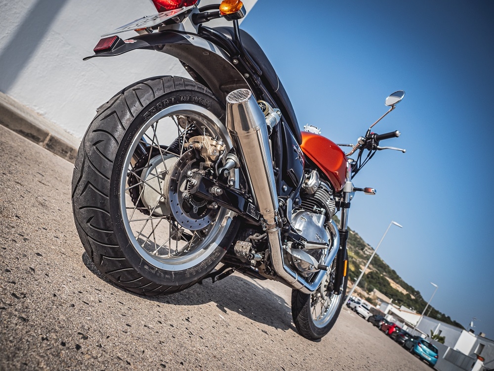 Scarico compatibile con Royal Enfield Continental 650 2021-2024, Ultracone, Coppia di terminali di scarico omologati, forniti con db killer removibile, catalizzatori e raccordi specifici