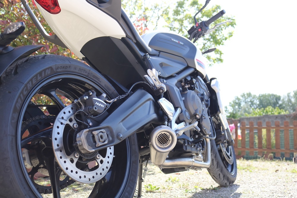 Scarico compatibile con Triumph Trident 660 2021-2024, Powercone Evo, Scarico completo racing, fornito con db killer estraibile e collettore, non conforme per uso stradale