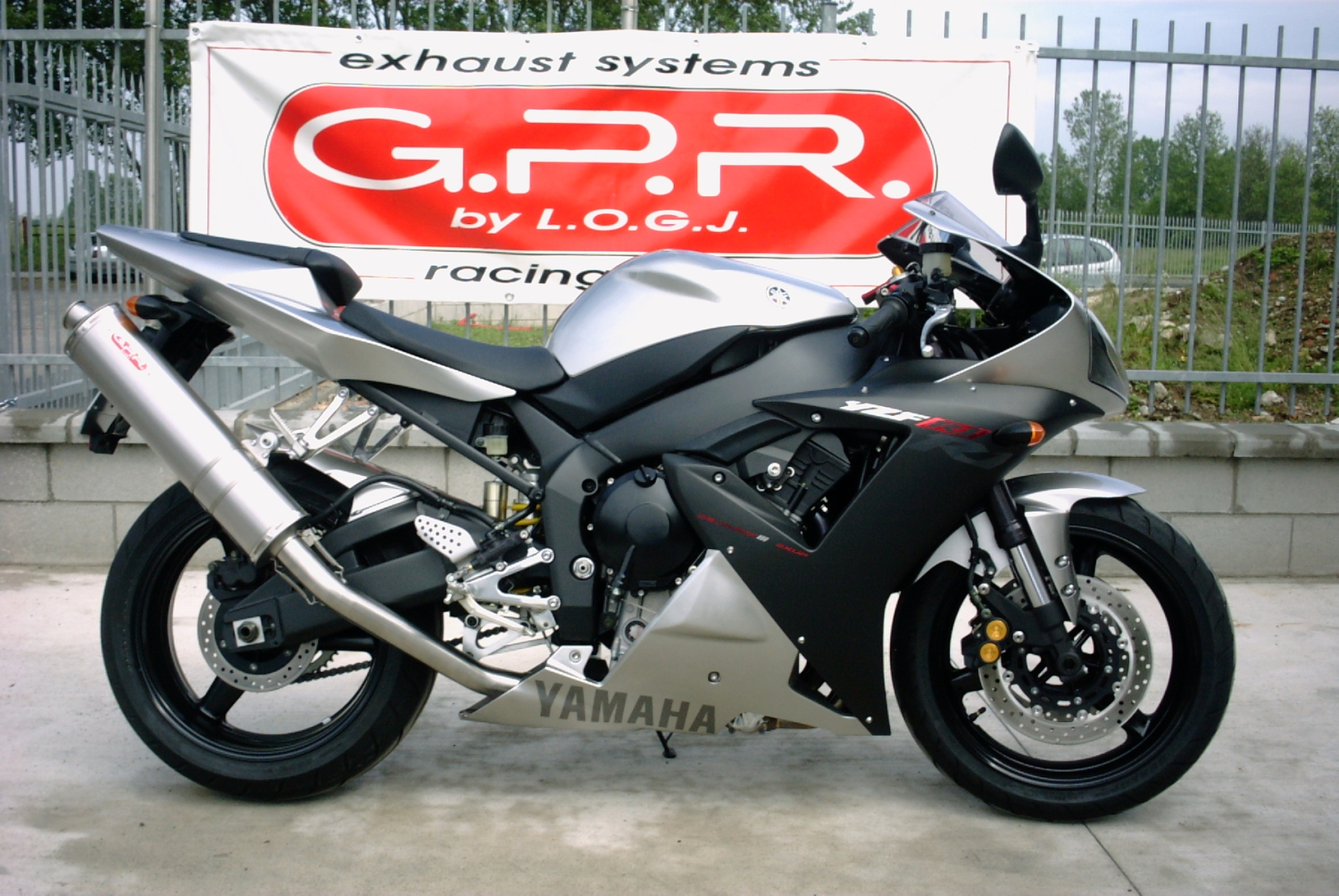 Scarico compatibile con Yamaha Yzf 1000 R1 2002-2003, Trioval, Scarico omologato, silenziatore con db killer estraibile e raccordo specifico