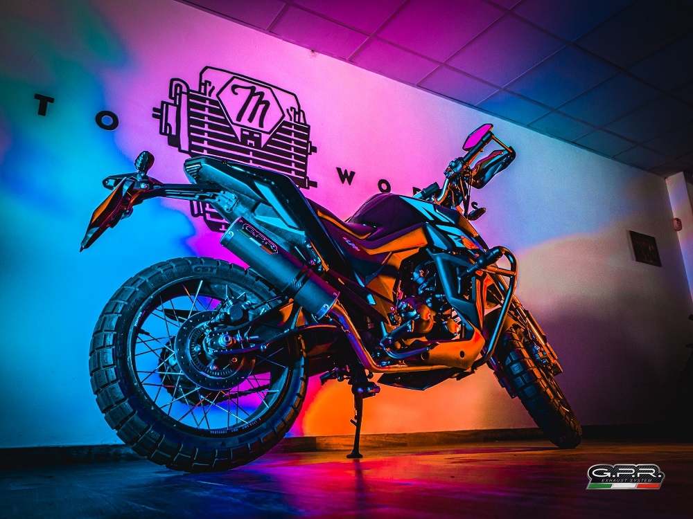 Scarico compatibile con Zontes Gk 125 2022-2024, M3 Black Titanium, Scarico completo omologato,fornito con db killer estraibile,catalizzatore e collettore