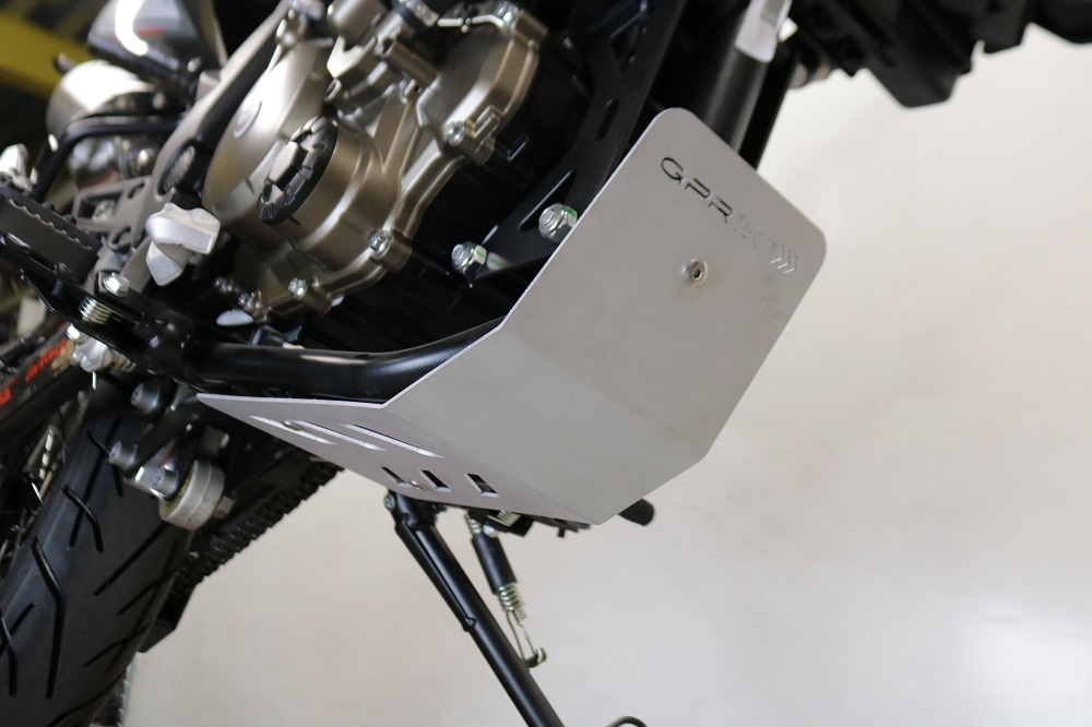 GPR TECH COMPATABILE CON F.B. Mondial Smx 125 Enduro 2018/2020 e4 Supermoto 2018/2020 e4 GPR TECH Paracoppa Titanio / Titanium Skid Plate 