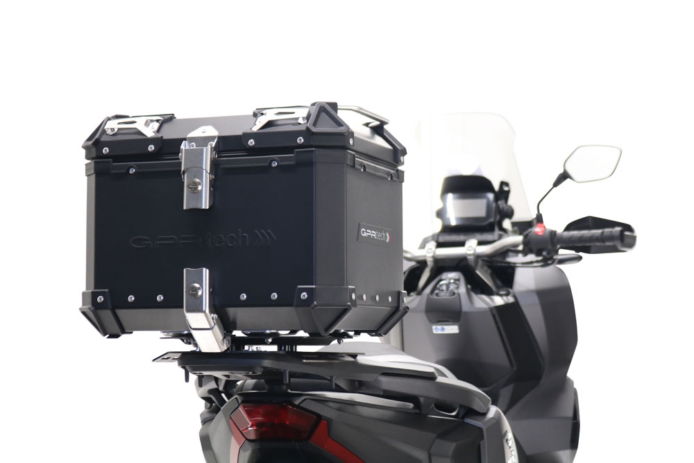 TOP CASE - BAULETTO GPR TECH COMPATABILE CON Honda Forza 125 2015/2023 GPR TECH BAULETTO TOP CASE ALPI-TECH 35 LT. COLORE NERO CON PIASTRA SPECIFICA 