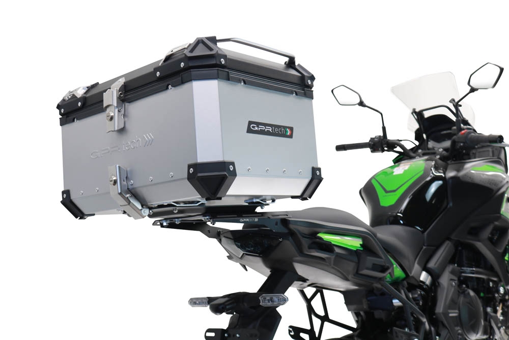 GPR TECH COMPATABILE CON Kawasaki Versys 650 2021/2022 e5 GPR TECH BAULETTO TOP CASE ALPI-TECH 45 LT. COLORE ARGENTO CON PIASTRA SPECIFICA 