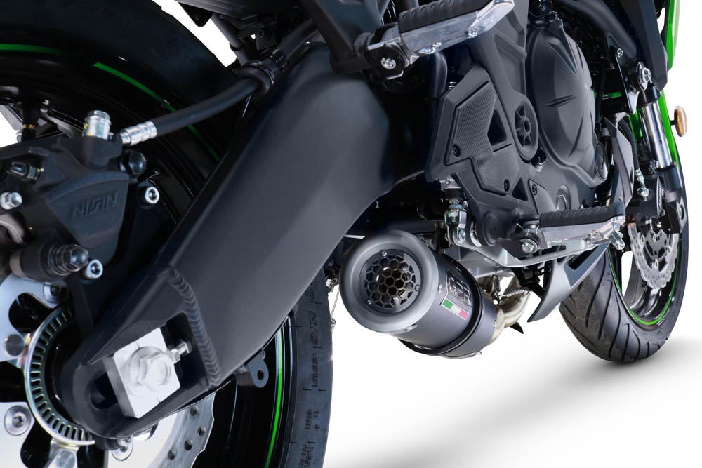 Scarico compatibile con Kawasaki Versys 650 2021-2022, M3 Black Titanium, Scarico completo racing, fornito con db killer estraibile e collettore, non conforme per uso stradale