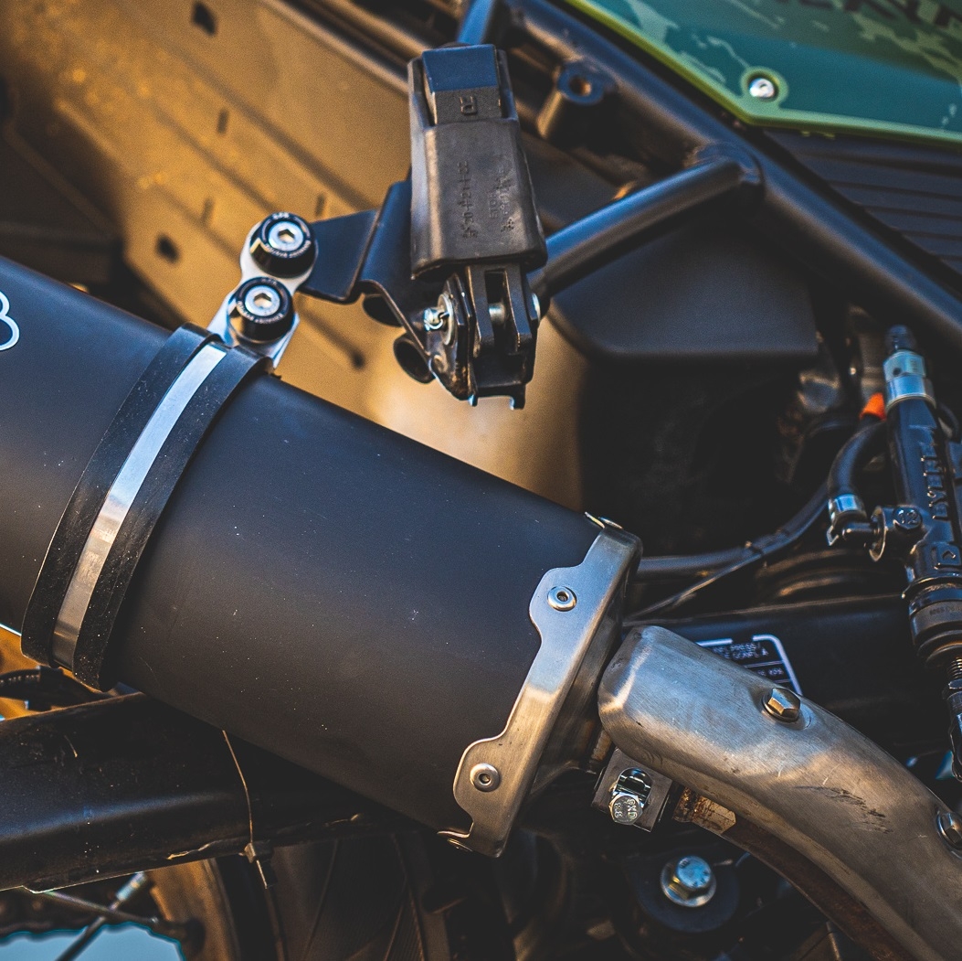 Scarico compatibile con Royal Enfield Himalayan 410 DIAM 42.5 2017-2020, Furore Evo4 Nero, Terminale di scarico omologato,fornito con db killer estraibile,catalizzatore e collettore