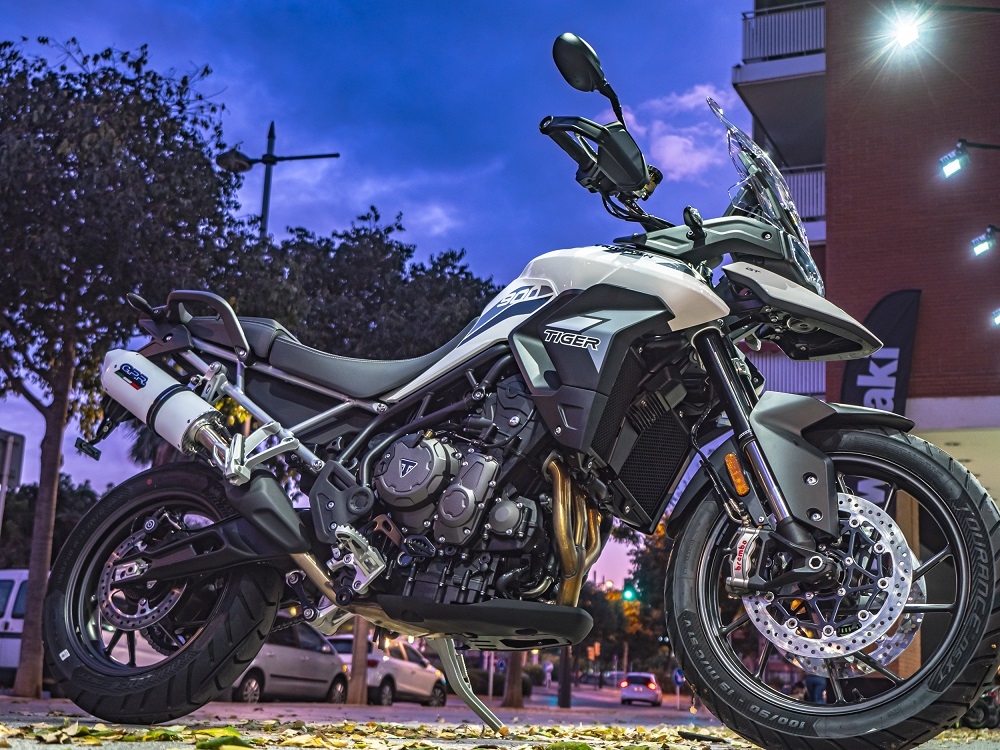 Scarico compatibile con Triumph Tiger 900 2020-2023, Albus Evo4, Scarico omologato, silenziatore con db killer estraibile e raccordo specifico