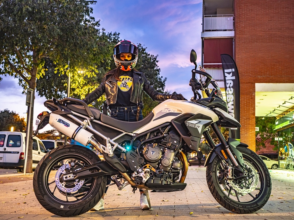 Scarico compatibile con Triumph Tiger 900 2020-2023, Albus Evo4, Scarico omologato, silenziatore con db killer estraibile e raccordo specifico
