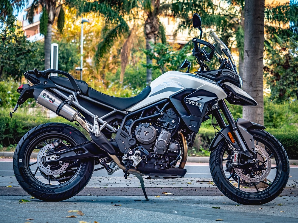 Scarico compatibile con Triumph Tiger 900 2020-2023, GP Evo4 Titanium, Scarico omologato, silenziatore con db killer estraibile e raccordo specifico