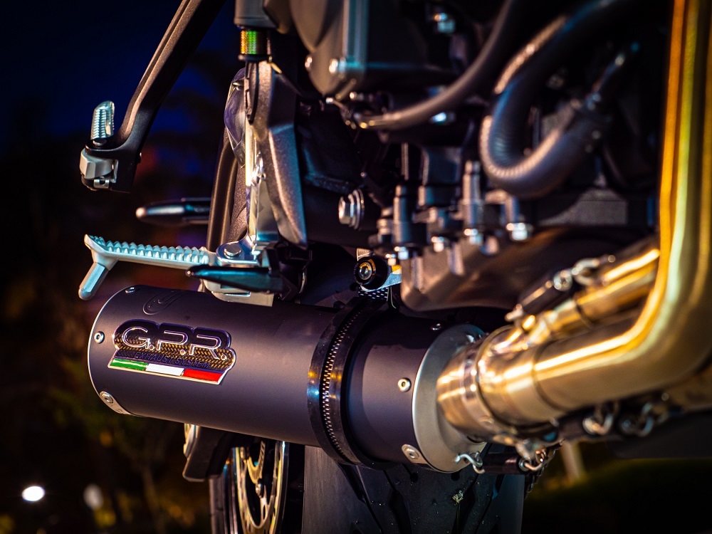 Scarico compatibile con Triumph Trident 660 2021-2024, M3 Black Titanium, Scarico completo racing, fornito con db killer estraibile e collettore, non conforme per uso stradale