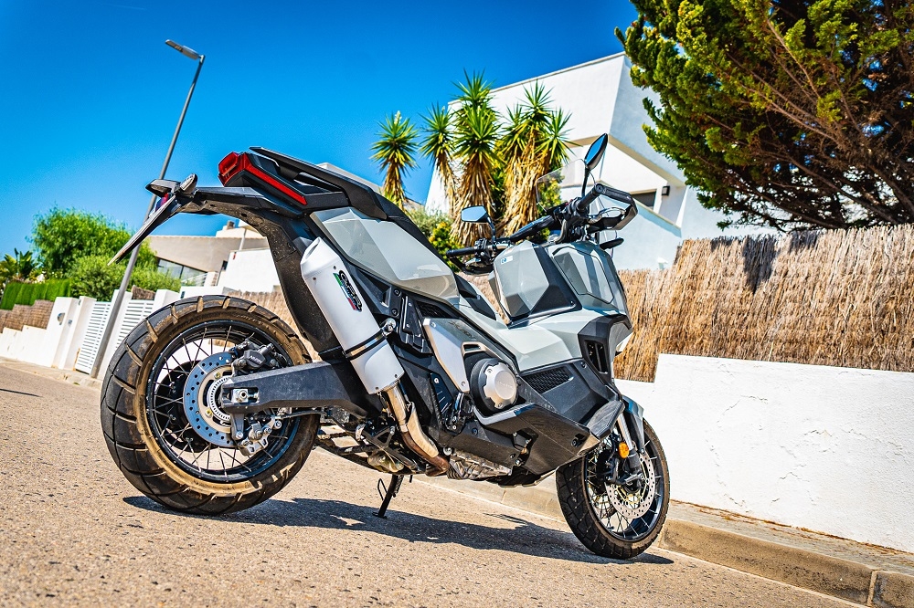 Scarico compatibile con Honda X-Adv 750 2016-2020, Albus Evo4, Scarico omologato, silenziatore con db killer estraibile e raccordo specifico