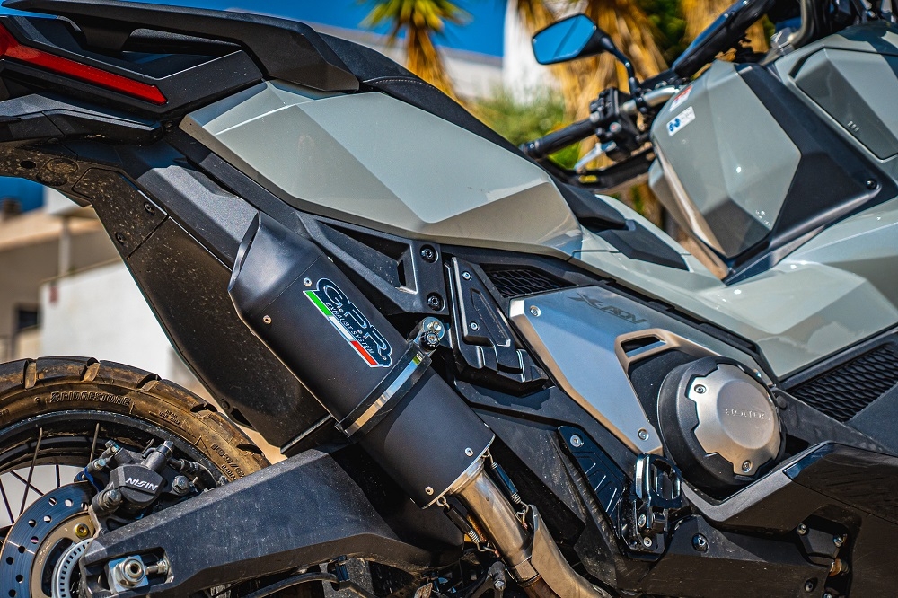 Scarico compatibile con Honda X-Adv 750 2021-2024, Furore Evo4 Nero, Scarico omologato, silenziatore con db killer estraibile e raccordo specifico