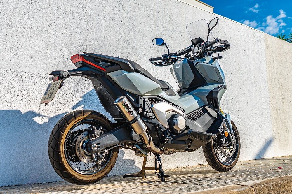 Scarico compatibile con Honda Forza 750 2021-2024, M3 Titanium Natural, Scarico omologato, silenziatore con db killer estraibile e raccordo specifico