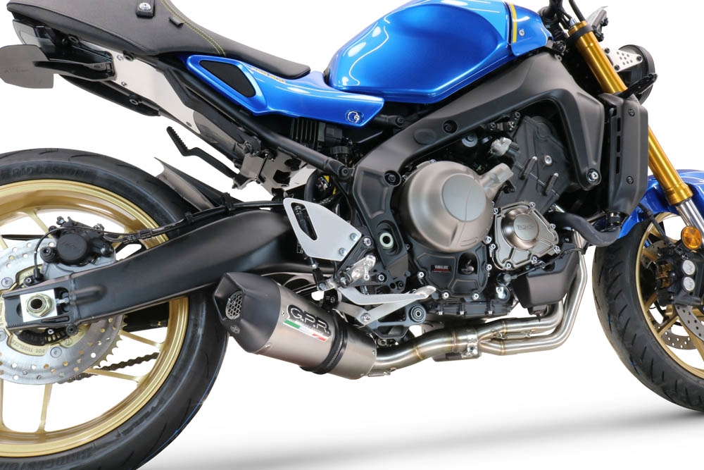 Scarico compatibile con Yamaha XSR900 2022-2024, Gpe Ann. titanium, Scarico completo racing, fornito con db killer estraibile e collettore, non conforme per uso stradale