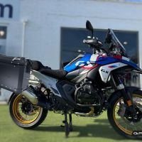 GPR TECH COMPATABILE CON BMW R 1300 GS Adventure 2023/2025 GPR TECH COPPIA DI VALIGIE LATERAL,I COLORE NERO, SERIE ALPI-TECH 38 LT. + 38 LT. CON TELAIO SPECIFICO 