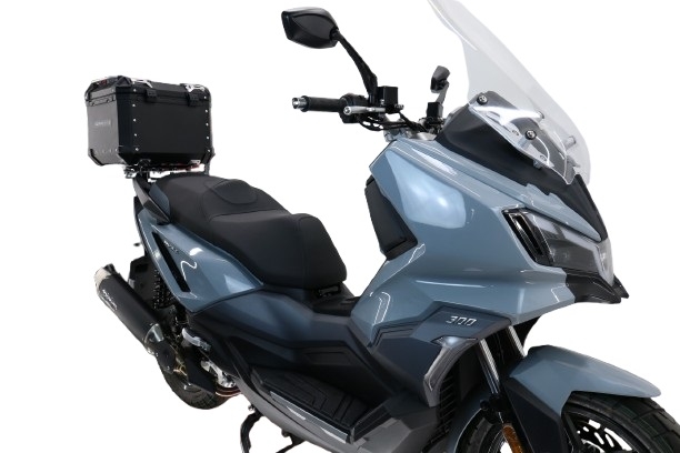 TOP CASE - BAULETTO GPR TECH COMPATABILE CON Bmw G 310 Gs 2017/2021 e4 GPR TECH BAULETTO TOP CASE ALPI-TECH 26 LT, COLORE NERO CON PIASTRA SPECIFICA 