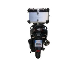 TOP CASE - BAULETTO GPR TECH COMPATABILE CON Bmw G 310 Gs 2017/2021 e4 GPR TECH BAULETTO TOP CASE ALPI-TECH 45 LT. COLORE ARGENTO CON PIASTRA SPECIFICA 