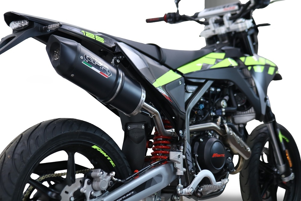 Scarico compatibile con Fantic Motor XEF 125 2025-2026, Furore Evo4 Nero, Terminale di scarico omologato,fornito con db killer estraibile,catalizzatore e collettore