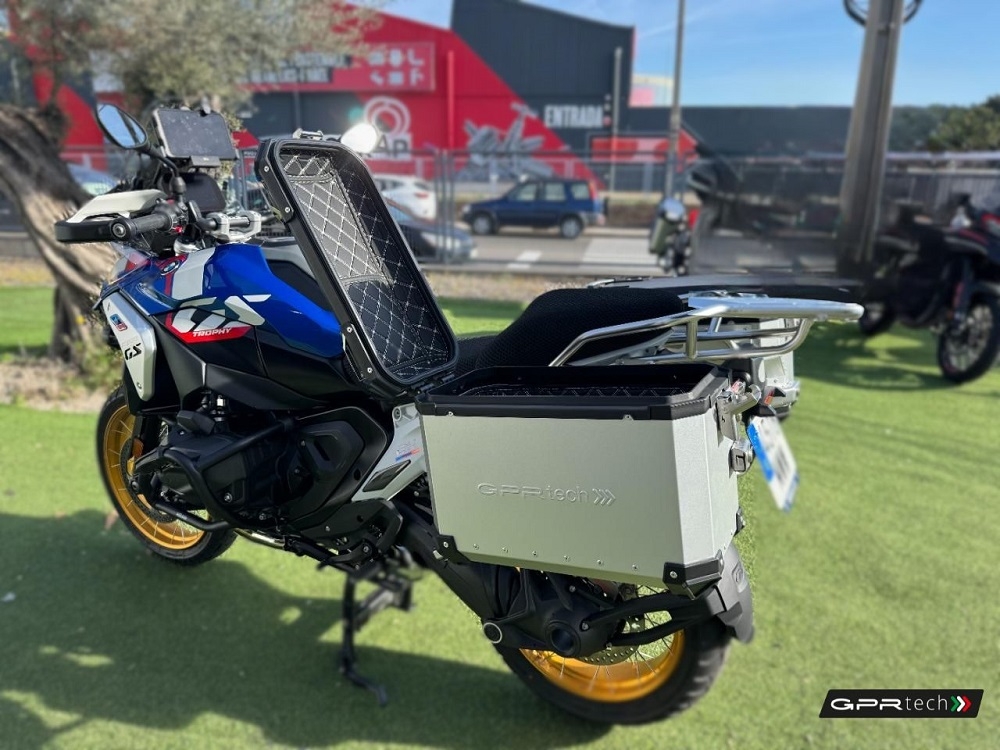 GPR TECH COMPATABILE CON BMW R 1300 GS Adventure 2023/2025 GPR TECH COPPIA DI VALIGIE LATERALI ARGENTO ALPI-TECH 38 LT. + 38 LT. CON TELAIO SPECIFICO 