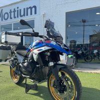 GPR TECH COMPATABILE CON BMW R 1300 GS Adventure 2023/2025 GPR TECH TRITTICO DI VALIGIE IN COLORE ARGENTO, TOP CASE 45 LT + VALIGIE LATERALI 38 LT. + 38 LT. + TELAIO SPECIFICO NERO 