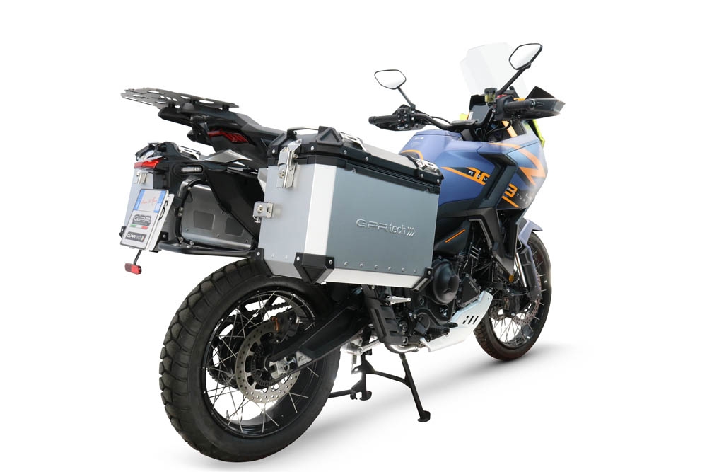 GPR TECH COMPATIBILE CON Zontes 703 F 2025/2026 GPR TECH COPPIA DI VALIGIE LATERALI ARGENTO ALPI-TECH 38 LT. + 38 LT. CON TELAIO SPECIFICO 