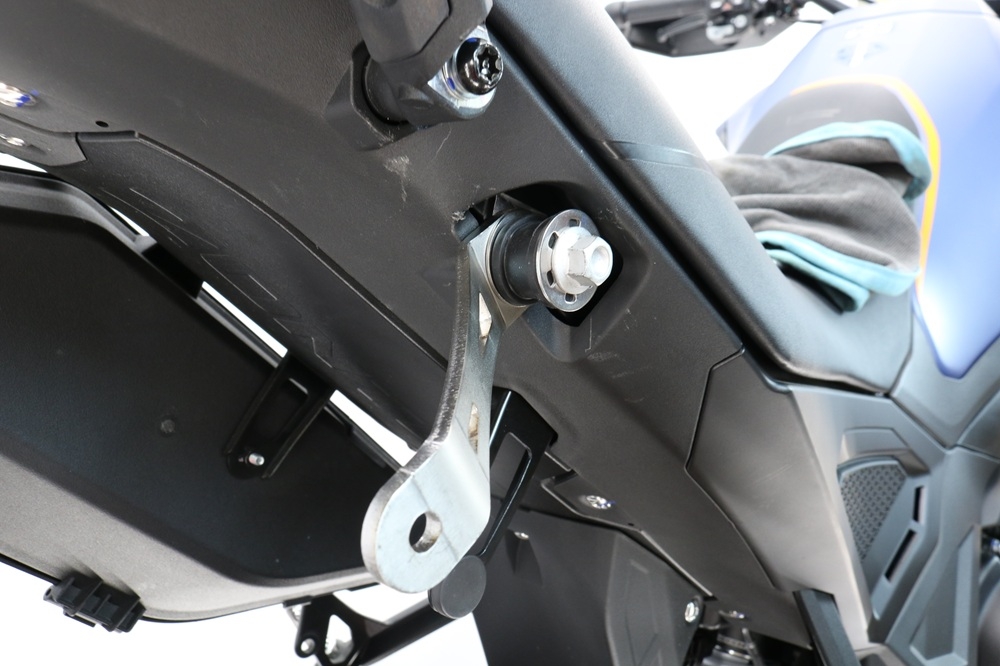 Scarico GPR compatibile con  Zontes 703 F 2025-2026, Hyper Sonic Titanium, Scarico omologato, silenziatore con db killer estraibile e raccordo specifico